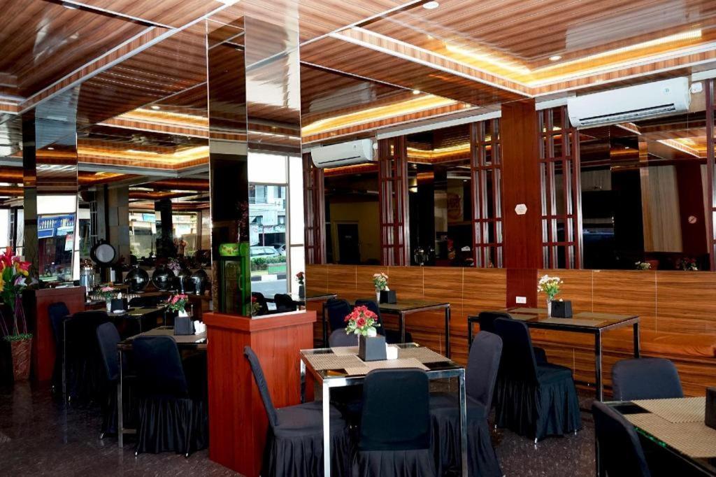 Ren'Z Hotel Bangka Island  Zewnętrze zdjęcie